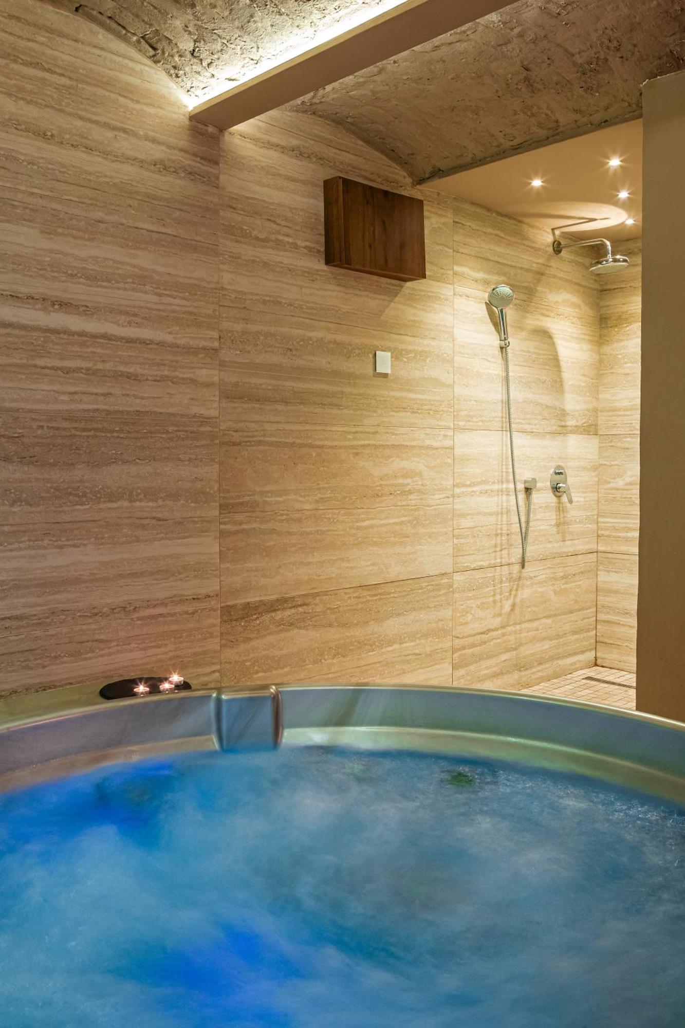 Venus With Jacuzzi And Sauna - Center Apartament *